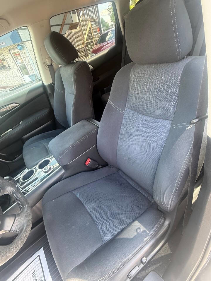 Used 2013 Nissan Pathfinder SV AWD/4WD image 7