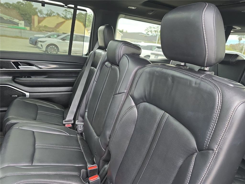 Used 2023 Jeep Wagoneer 4WD w/ Premium Group I image 21