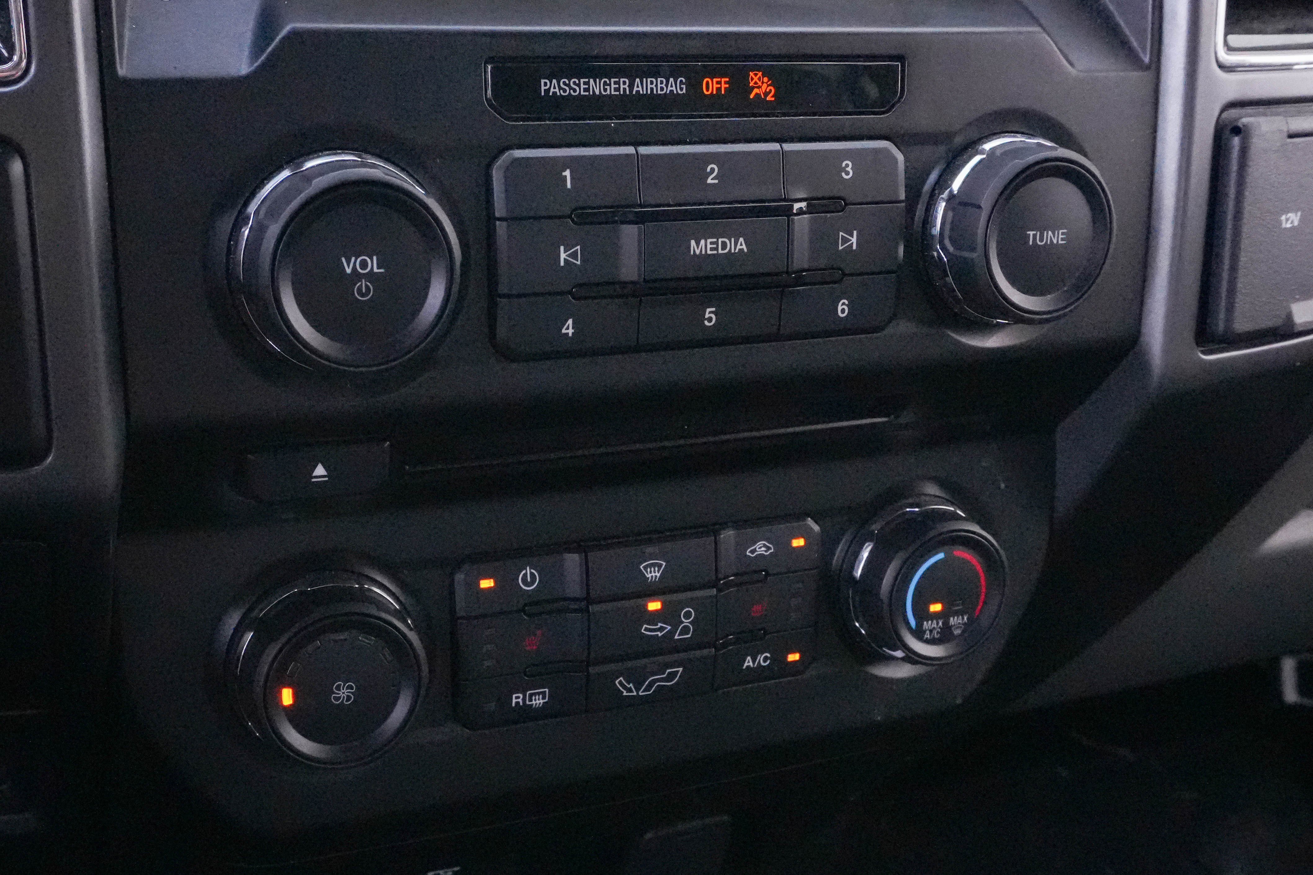 Used 2018 Ford F150 XLT w/ Equipment Group 302A Luxury image 27