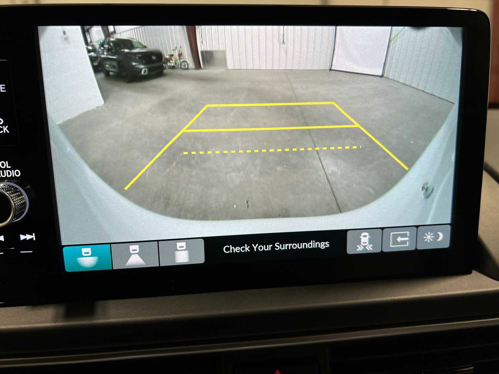 New 2025 Honda Pilot Touring image 24