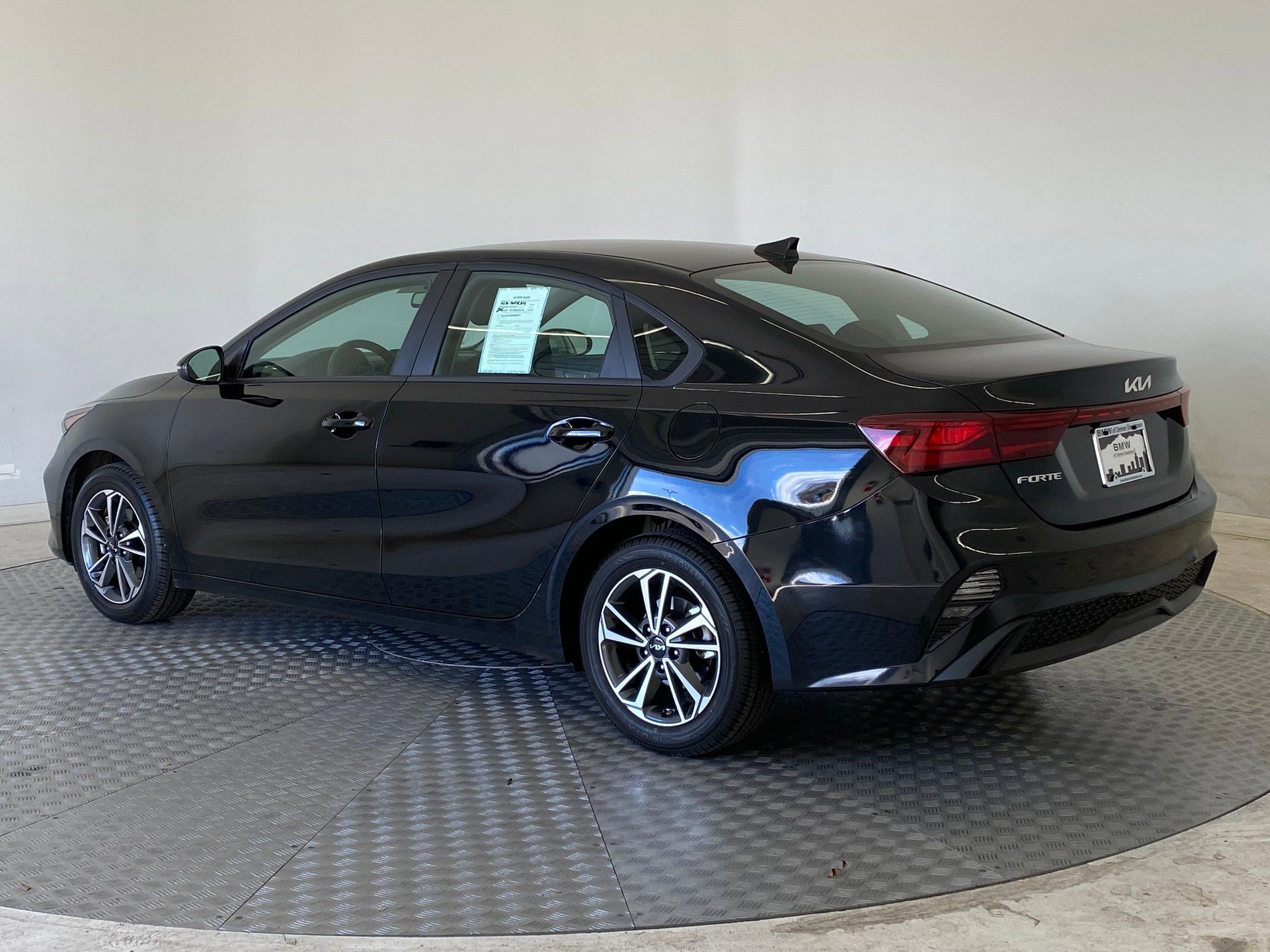 Used 2024 Kia Forte LXS w/ LXS Technology Package image 3