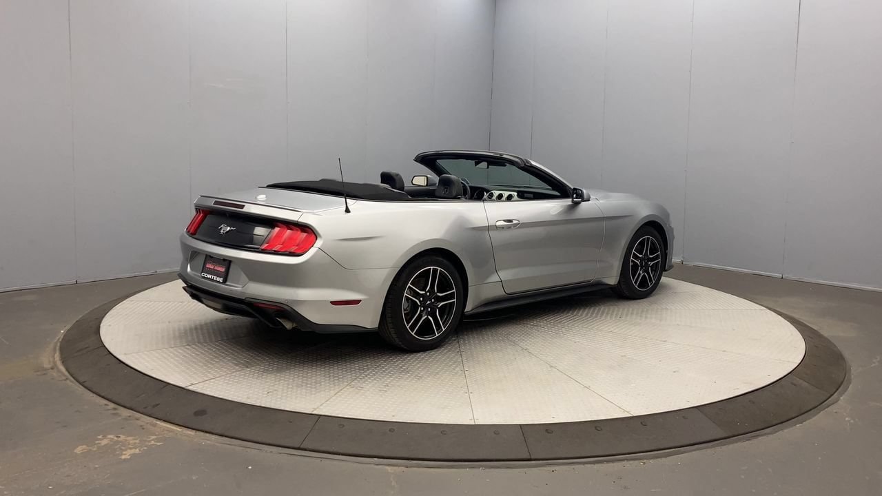 Used 2023 Ford Mustang Premium RWD image 5