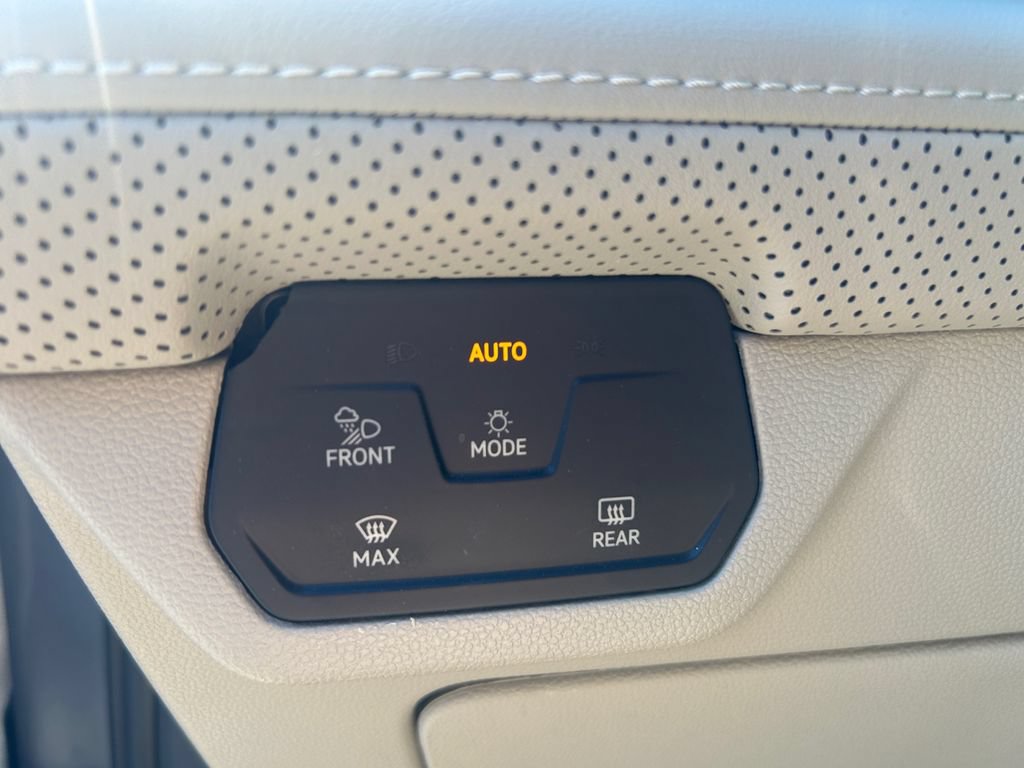 Used 2024 Volkswagen Atlas SE AWD/4WD image 20