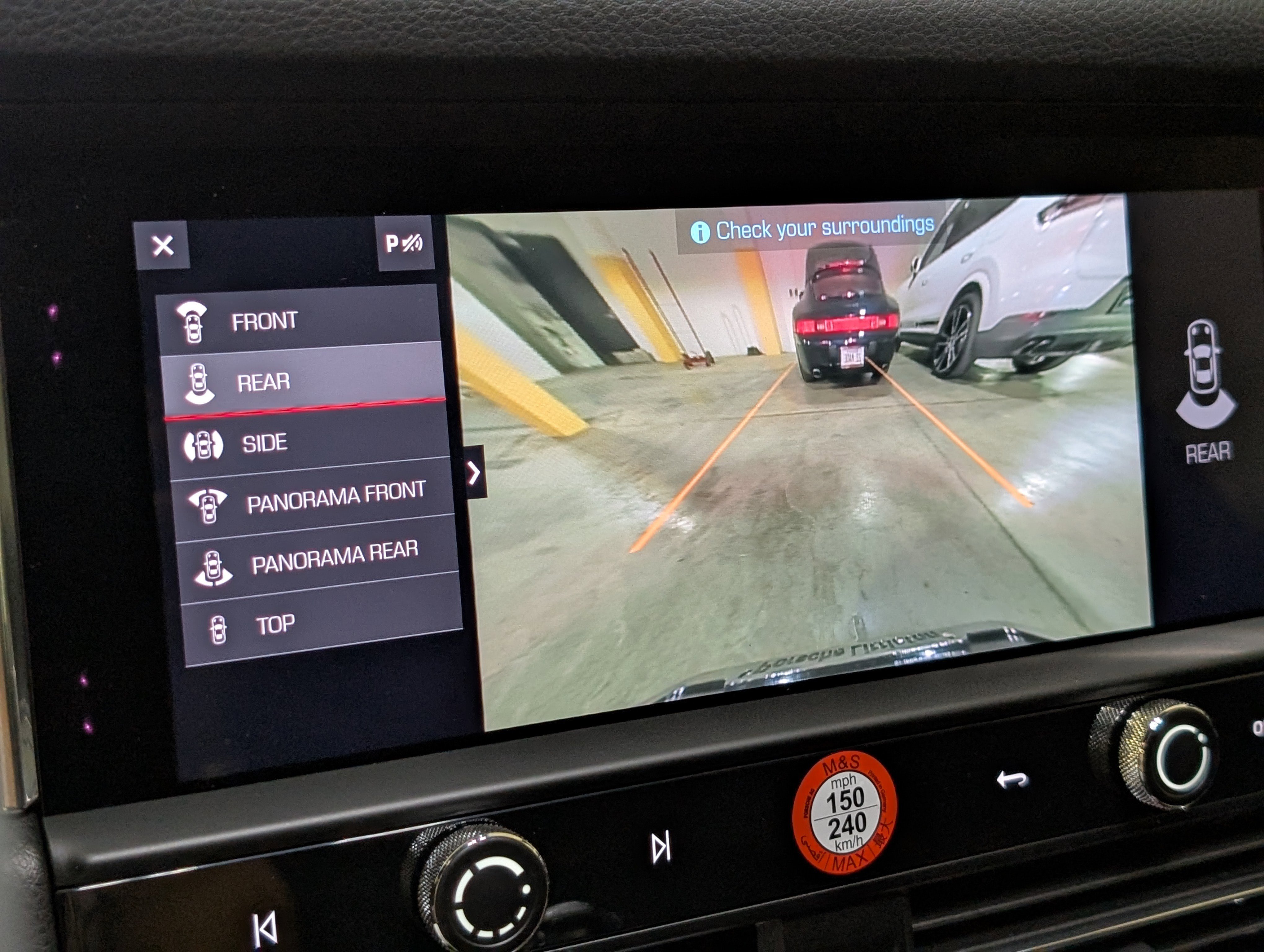 Certified 2025 Porsche Macan image 40