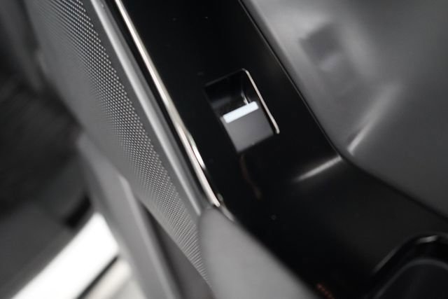 Used 2024 Land Rover Range Rover Velar Dynamic SE image 79