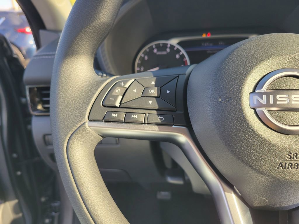 Used 2025 Nissan Sentra SV image 18