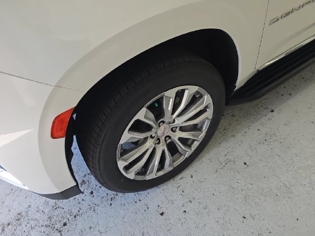 Certified 2023 GMC Yukon Denali AWD/4WD image 9