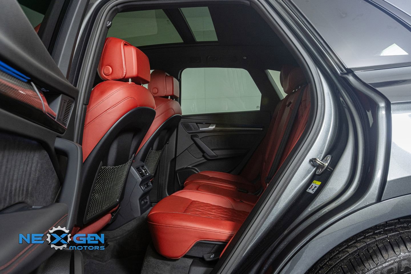 Used 2024 Audi SQ5 Prestige image 25