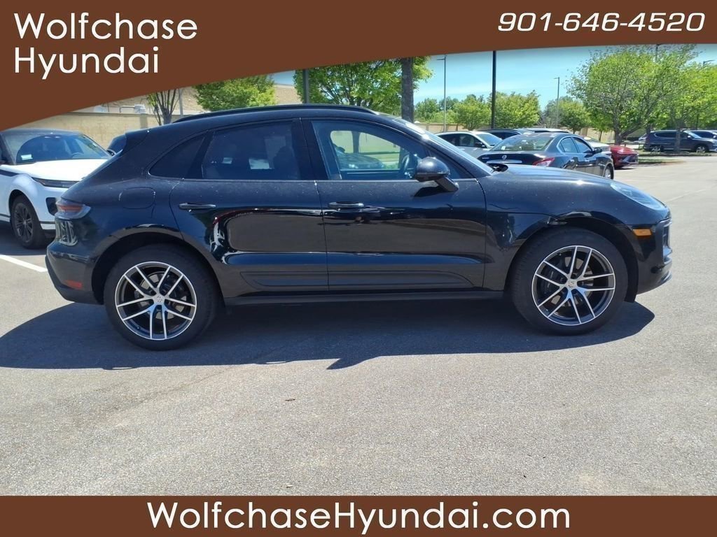 Used 2025 Porsche Macan AWD/4WD image 6