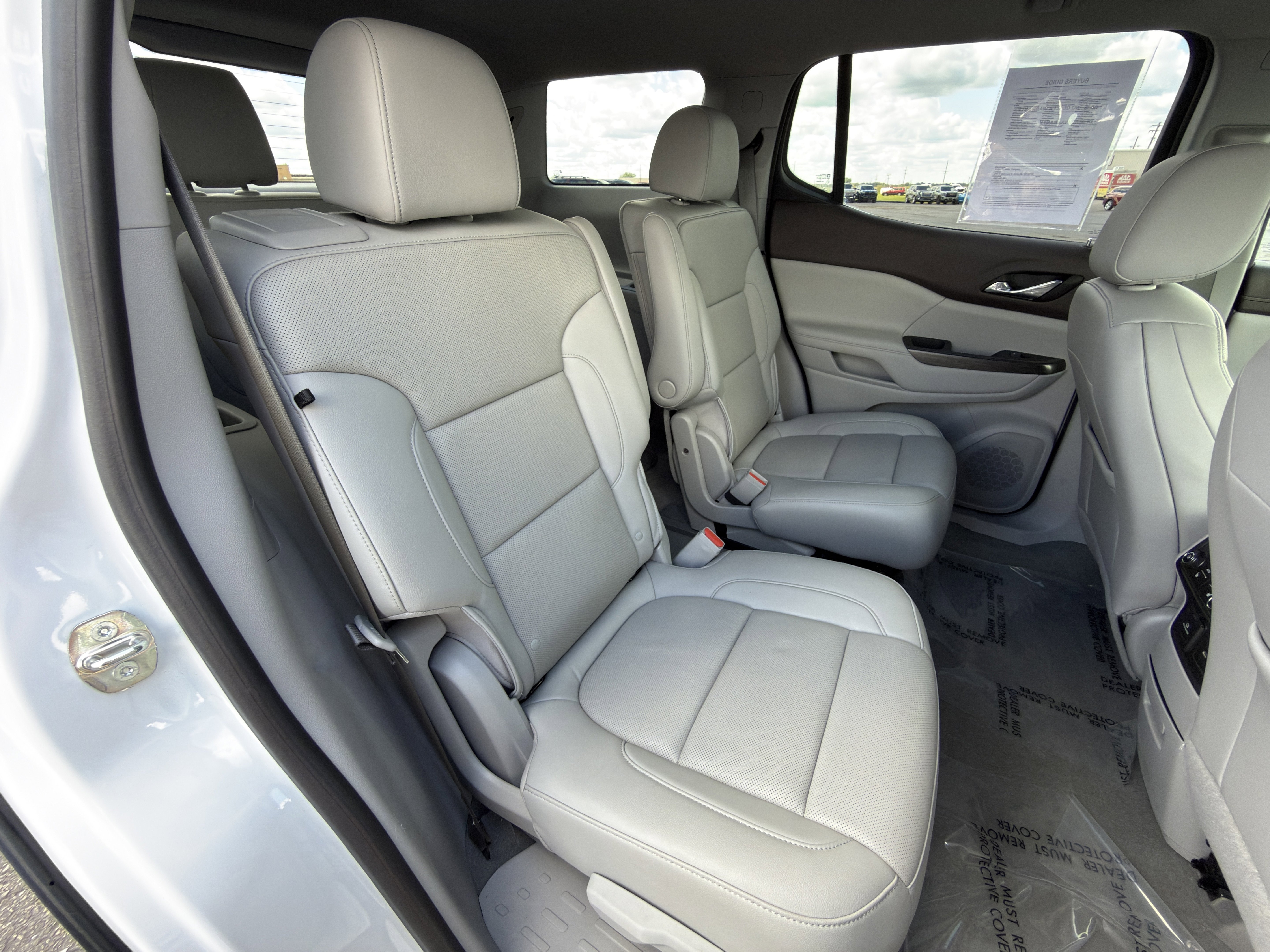 Used 2023 GMC Acadia SLT w/ Preferred Package AWD/4WD image 13