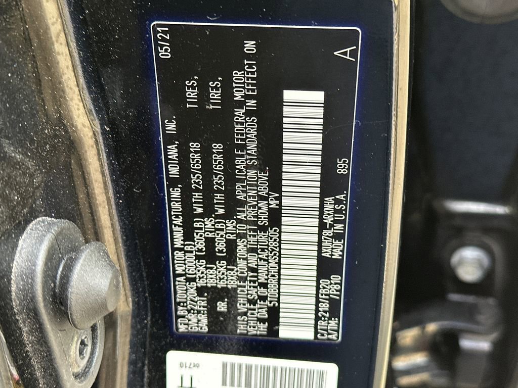 Used 2021 Toyota Highlander LE AWD/4WD image 31