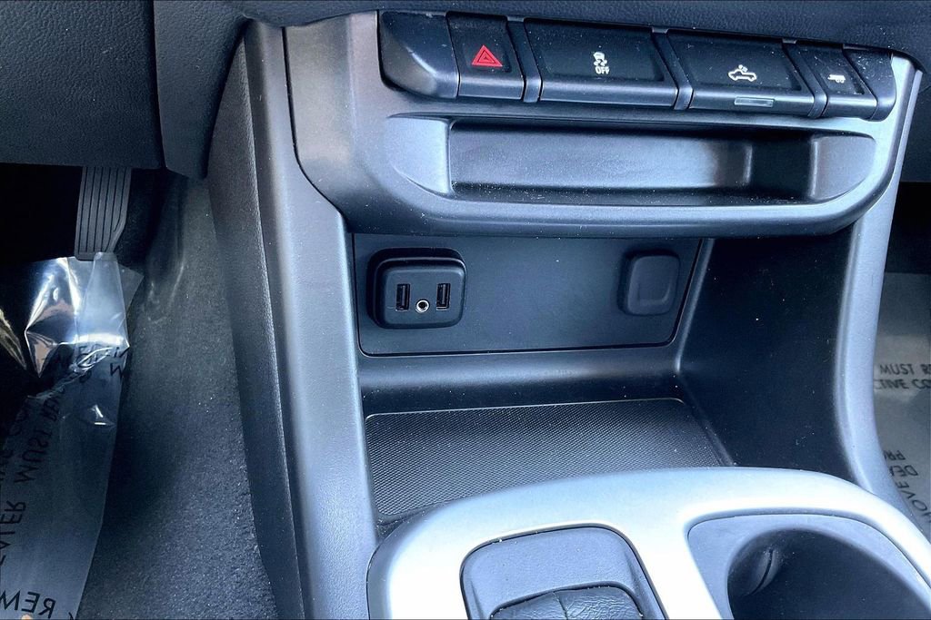 Used 2022 Chevrolet Colorado LT RWD image 32