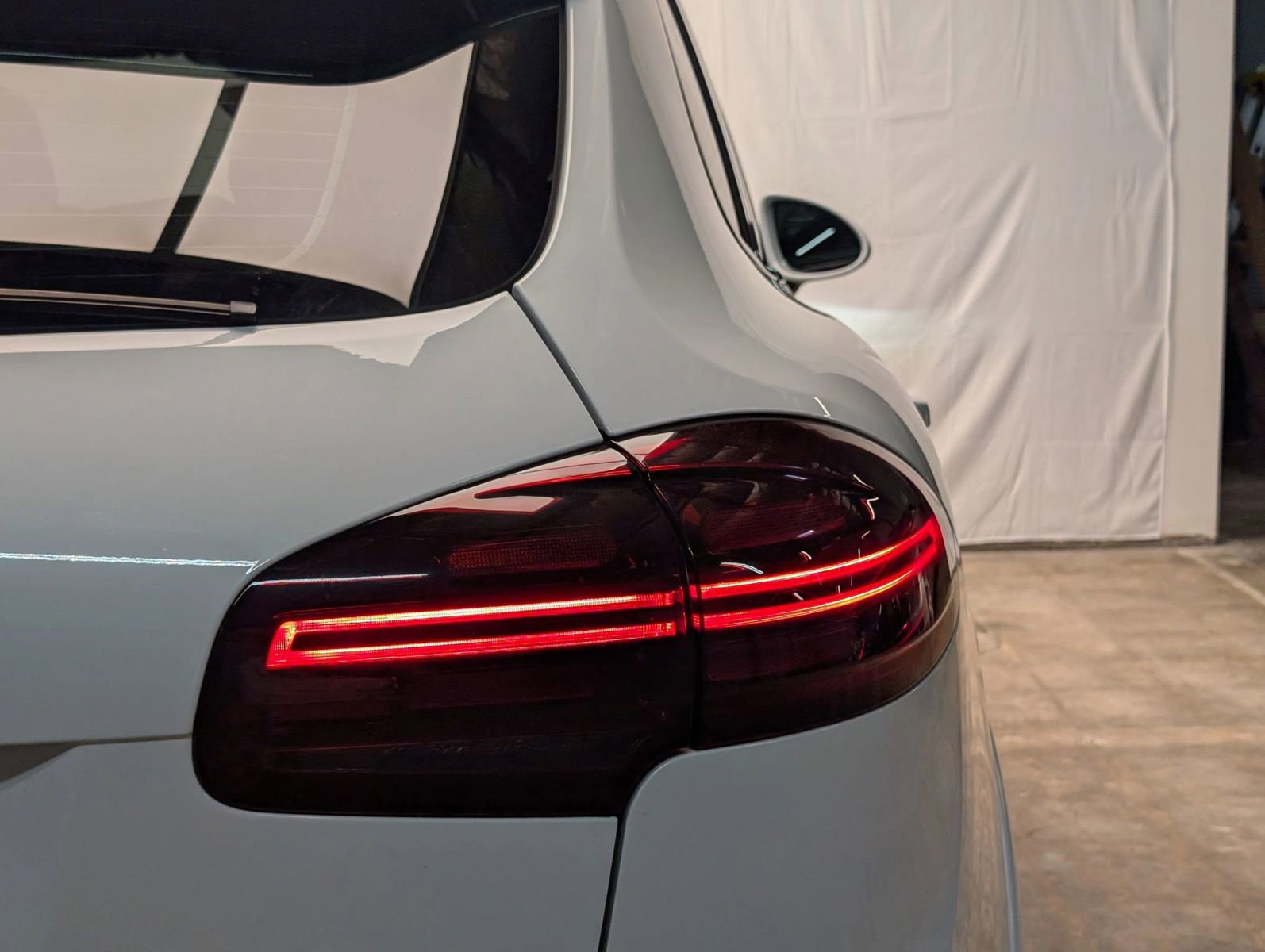 Used 2016 Porsche Cayenne GTS AWD/4WD image 9