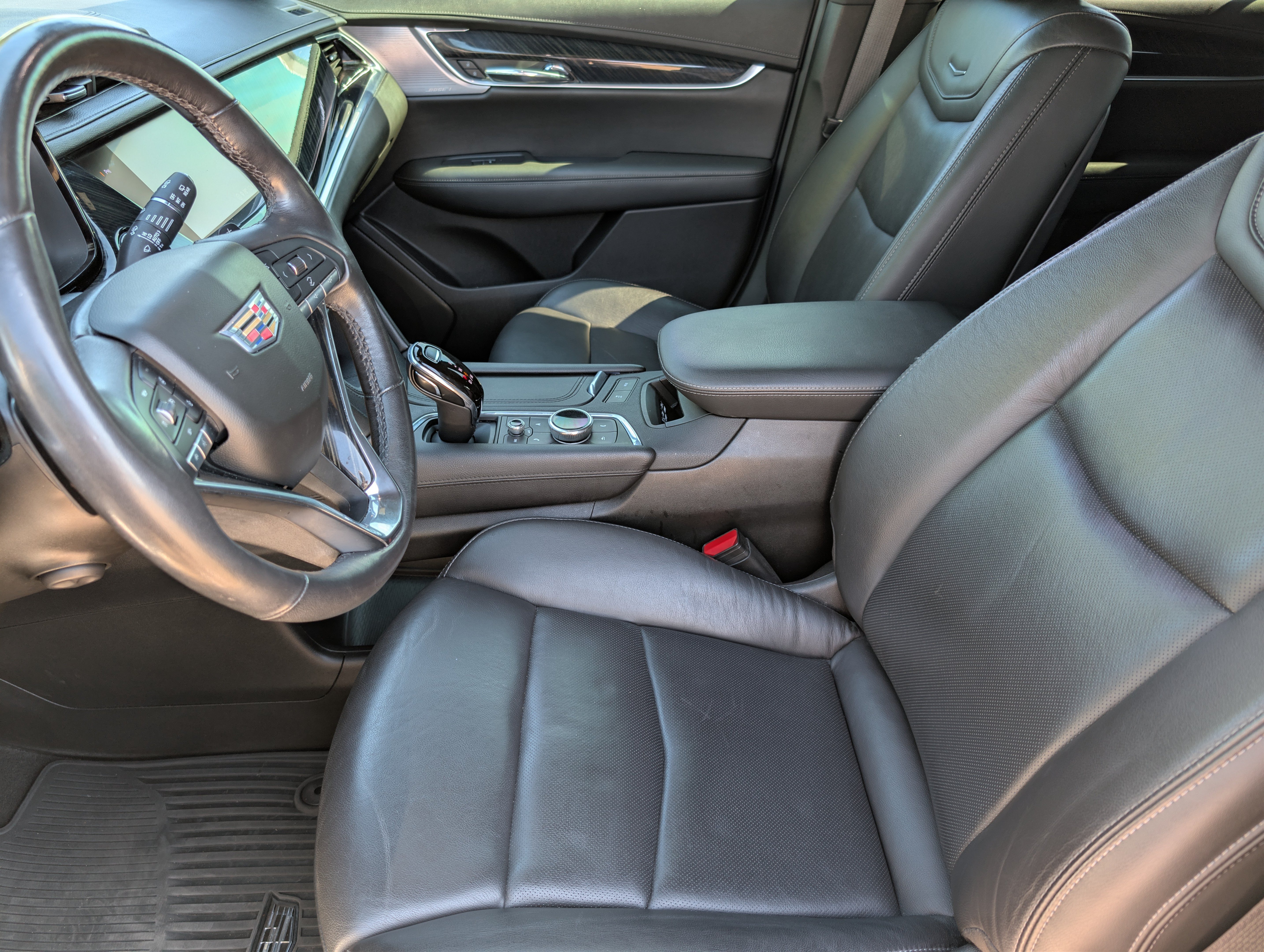 Used 2020 Cadillac XT6 Premium Luxury FWD image 27
