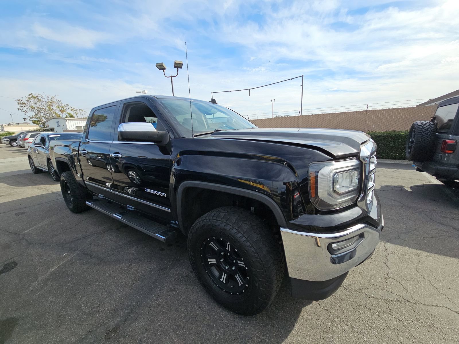 Used 2017 GMC Sierra 1500 SLT w/ SLT Premium Package image 3