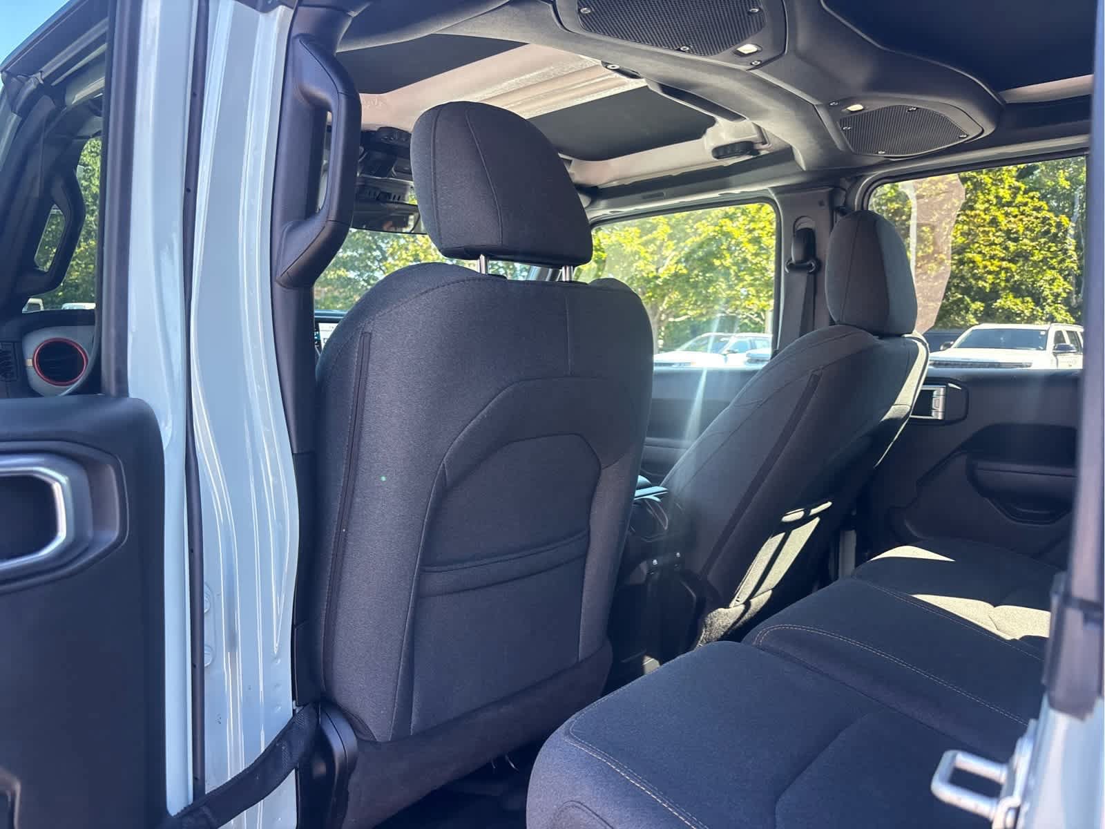 Used 2024 Jeep Wrangler Unlimited w/ Convenience Group AWD/4WD image 14