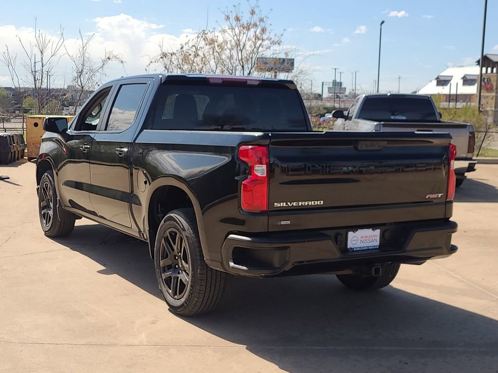 Used 2024 Chevrolet Silverado 1500 RST image 2
