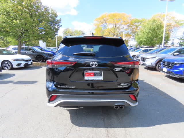 Used 2025 Toyota Highlander XSE AWD/4WD image 5