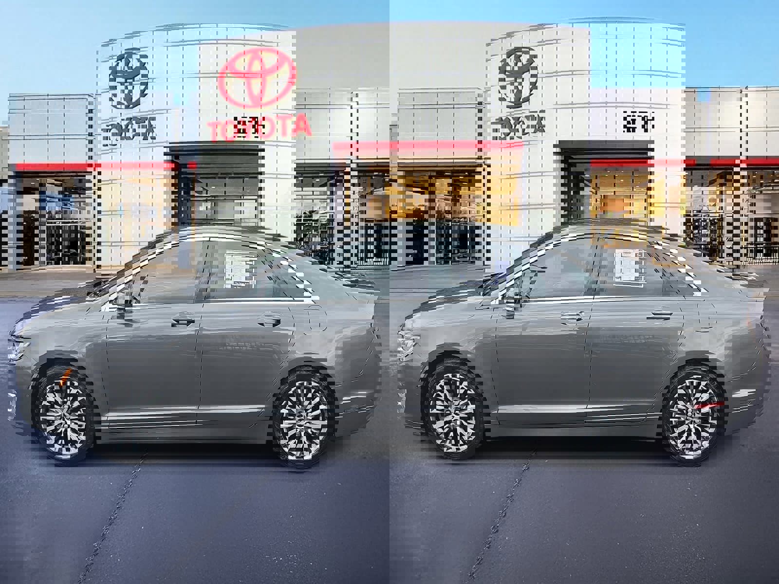 Used 2018 Lincoln MKZ Select w/ Technology Package image 8