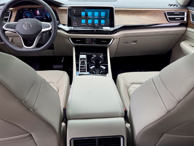 New 2026 Volkswagen Atlas SE FWD image 8