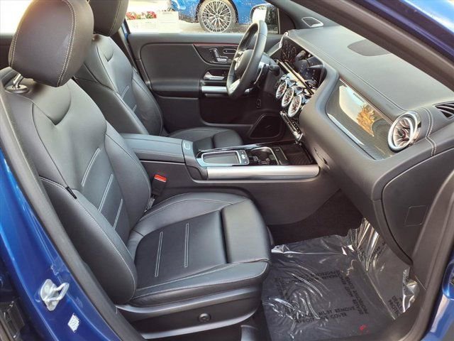 Used 2025 Mercedes-Benz GLA 35 AMG 4MATIC image 16