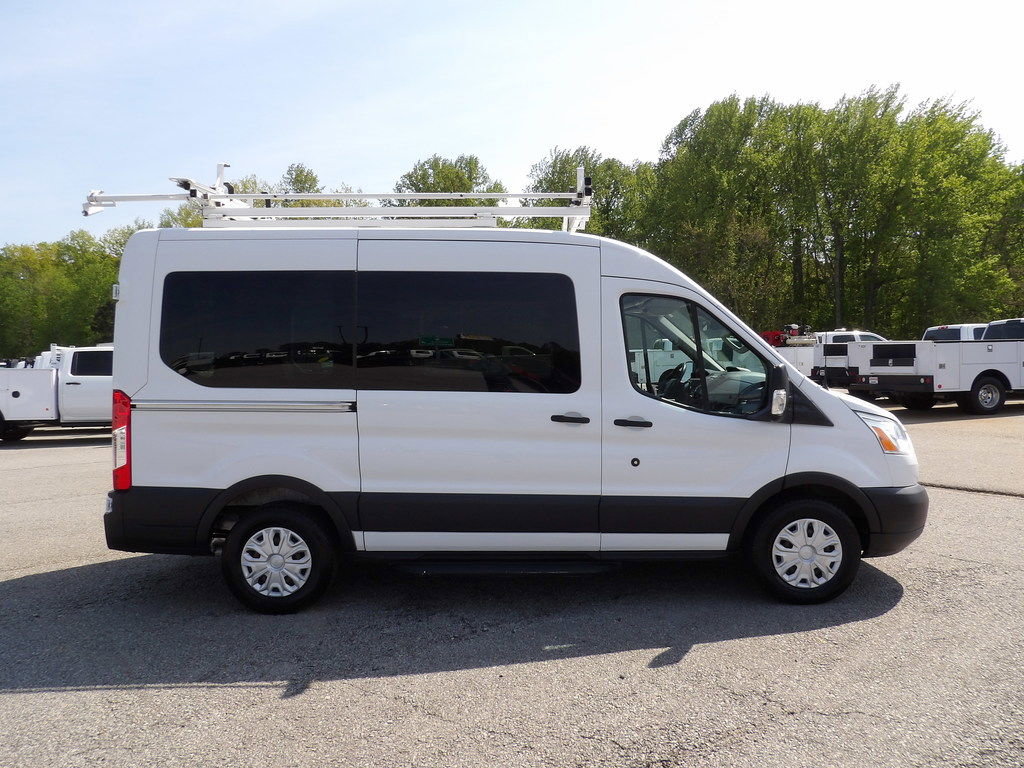 Used 2019 Ford Transit 150 XLT RWD image 9