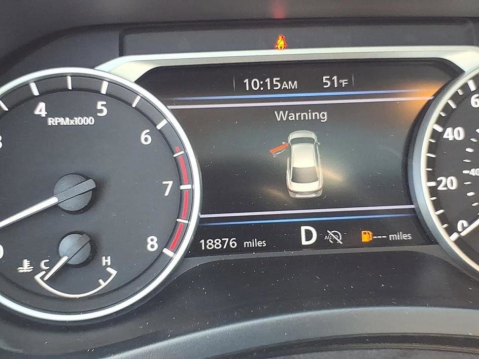 Used 2024 Nissan Sentra SR w/ SR Premium Package FWD image 32