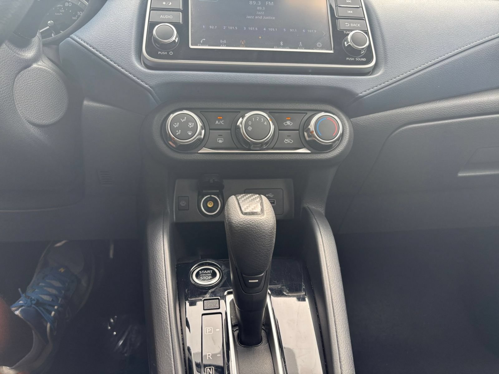 Used 2025 Nissan Versa SV FWD image 14