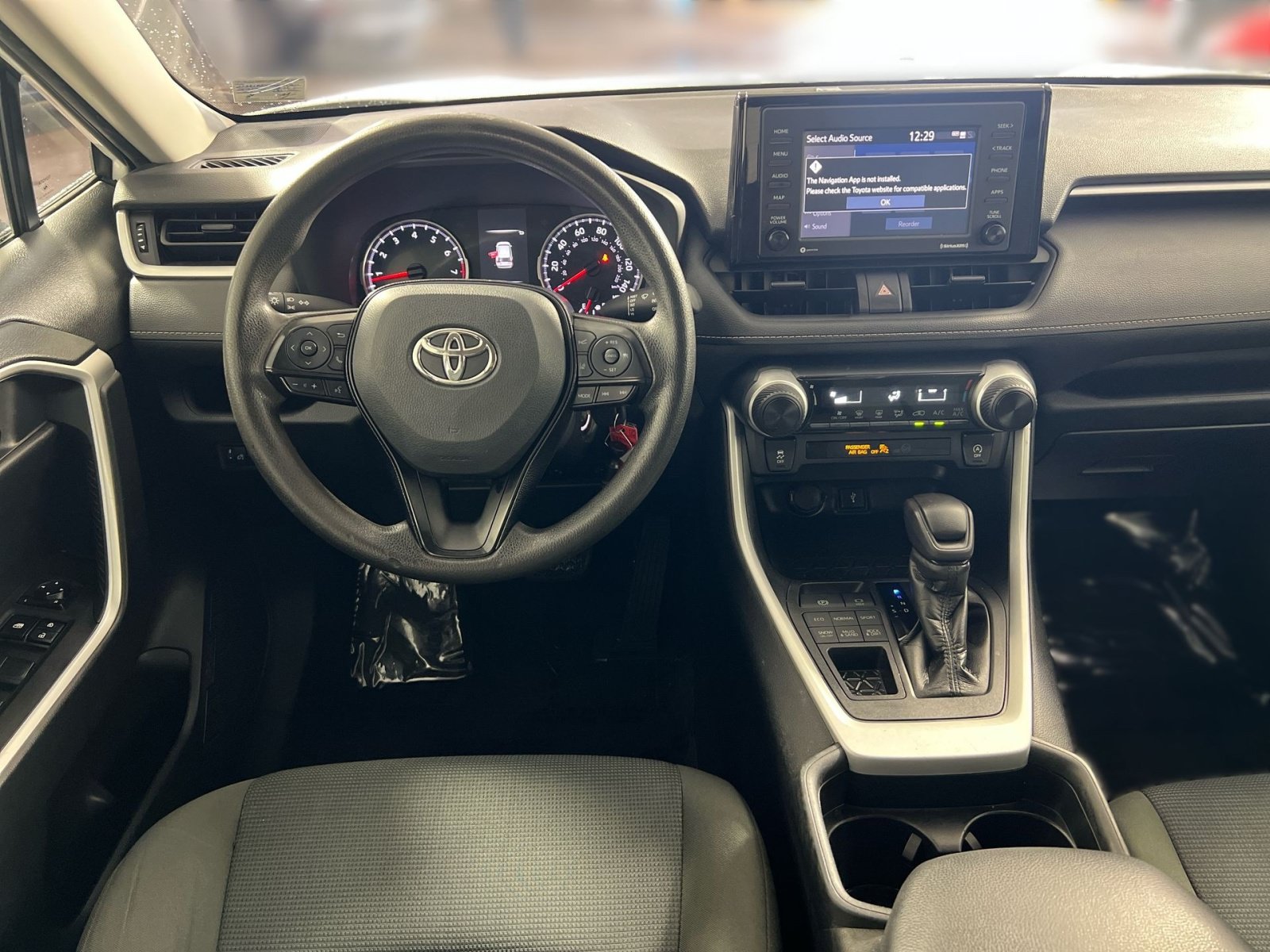Used 2021 Toyota RAV4 LE AWD/4WD image 22