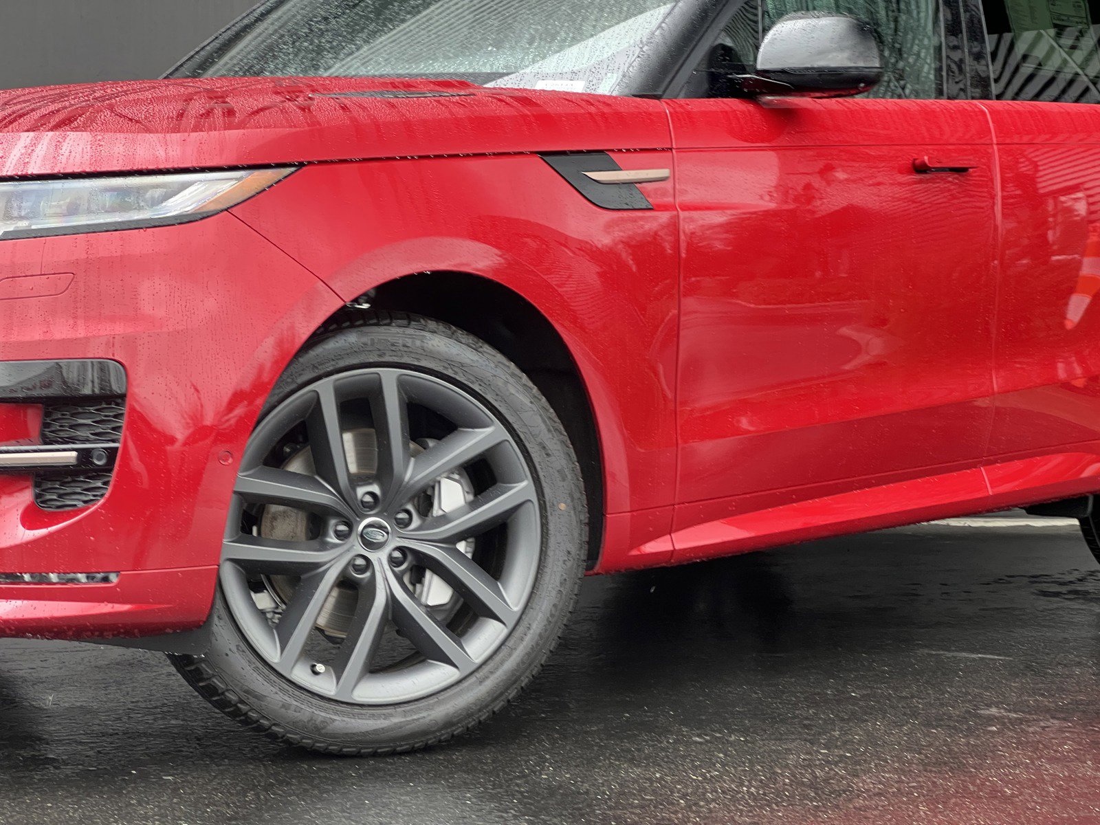 New 2025 Land Rover Range Rover Sport Dynamic SE video 2