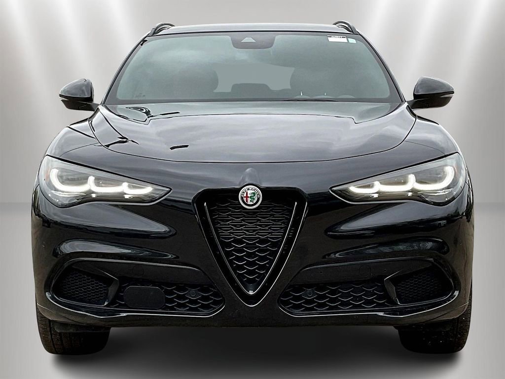 Used 2024 Alfa Romeo Stelvio Veloce AWD/4WD image 2
