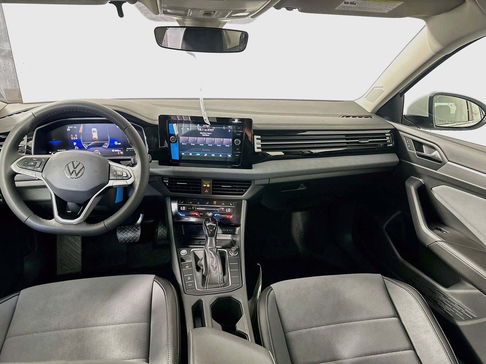 New 2027 Volkswagen Jetta SE FWD image 22