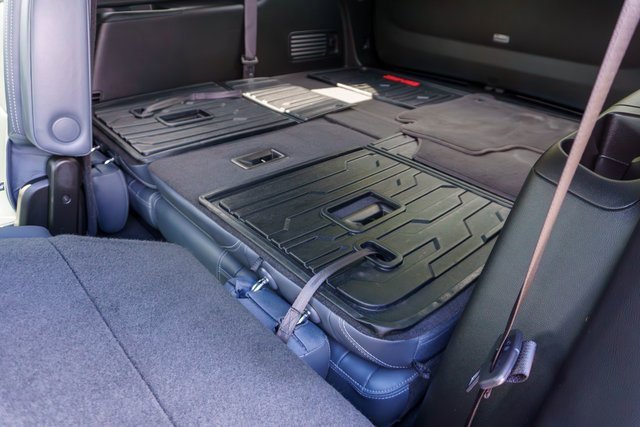 Used 2023 Buick Enclave Essence image 11