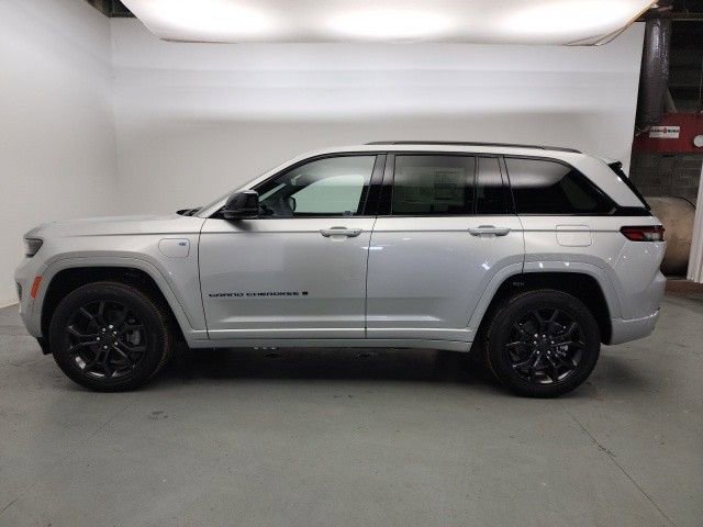 New 2024 Jeep Grand Cherokee Limited 4xe image 4