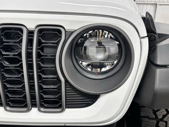 Used 2026 Jeep Gladiator Mojave AWD/4WD image 8