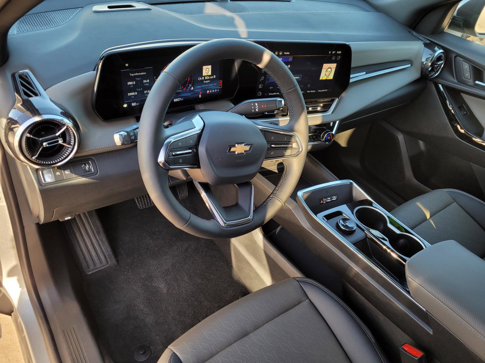 Used 2026 Chevrolet Equinox LT w/ Convenience Package II image 26