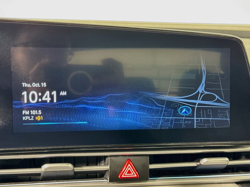Used 2025 Hyundai Elantra Limited FWD image 30