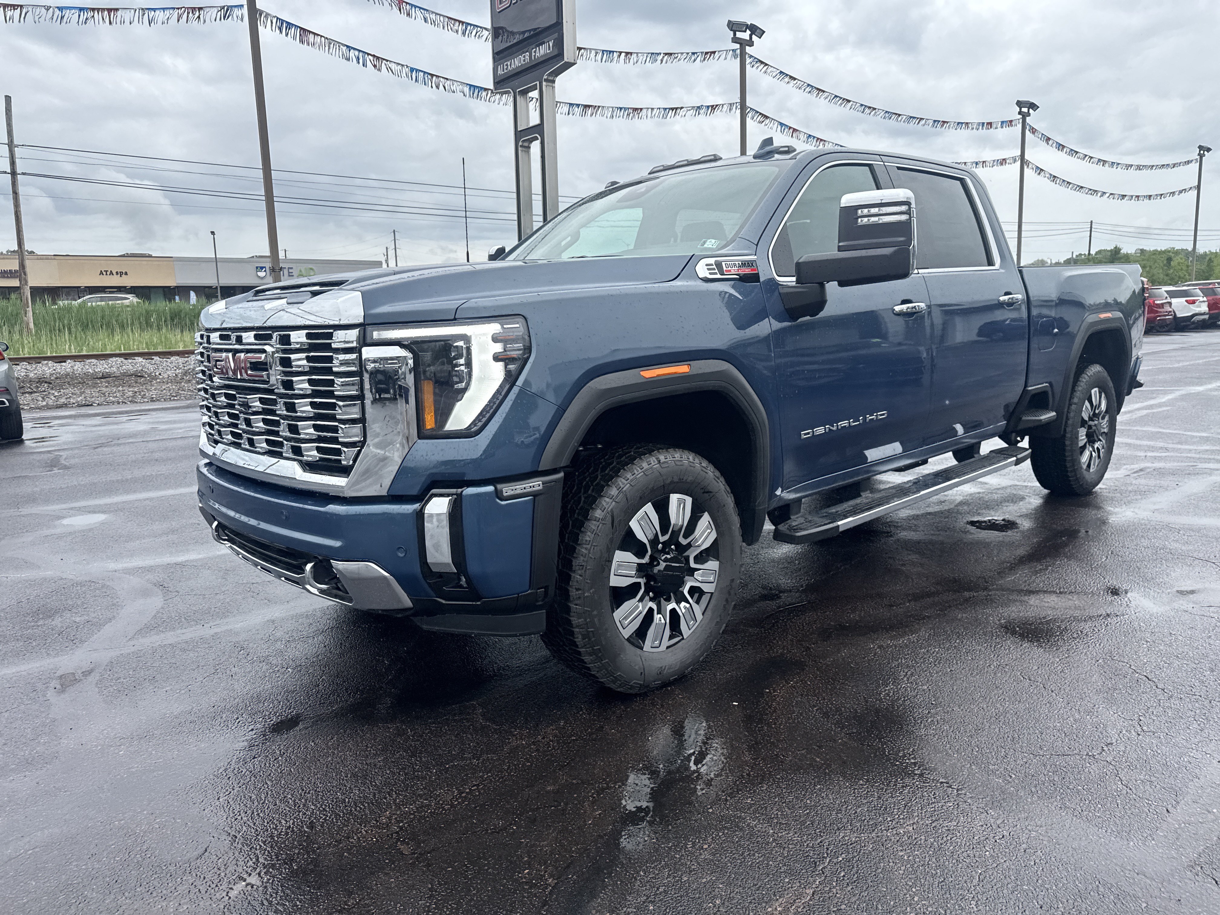 New 2026 GMC Sierra 2500 Denali w/ Denali Reserve Package AWD/4WD image 8