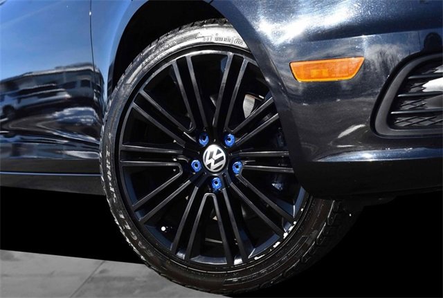 Used 2014 Volkswagen Eos w/ Sport Package image 3