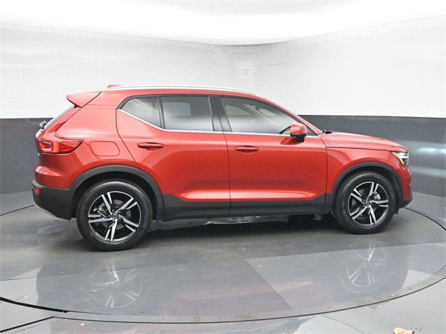 Used 2023 Volvo XC40 B5 Plus w/ Driver Assist Package image 8