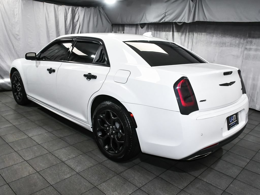 Used 2023 Chrysler 300 Touring L w/ Comfort Group AWD/4WD image 4
