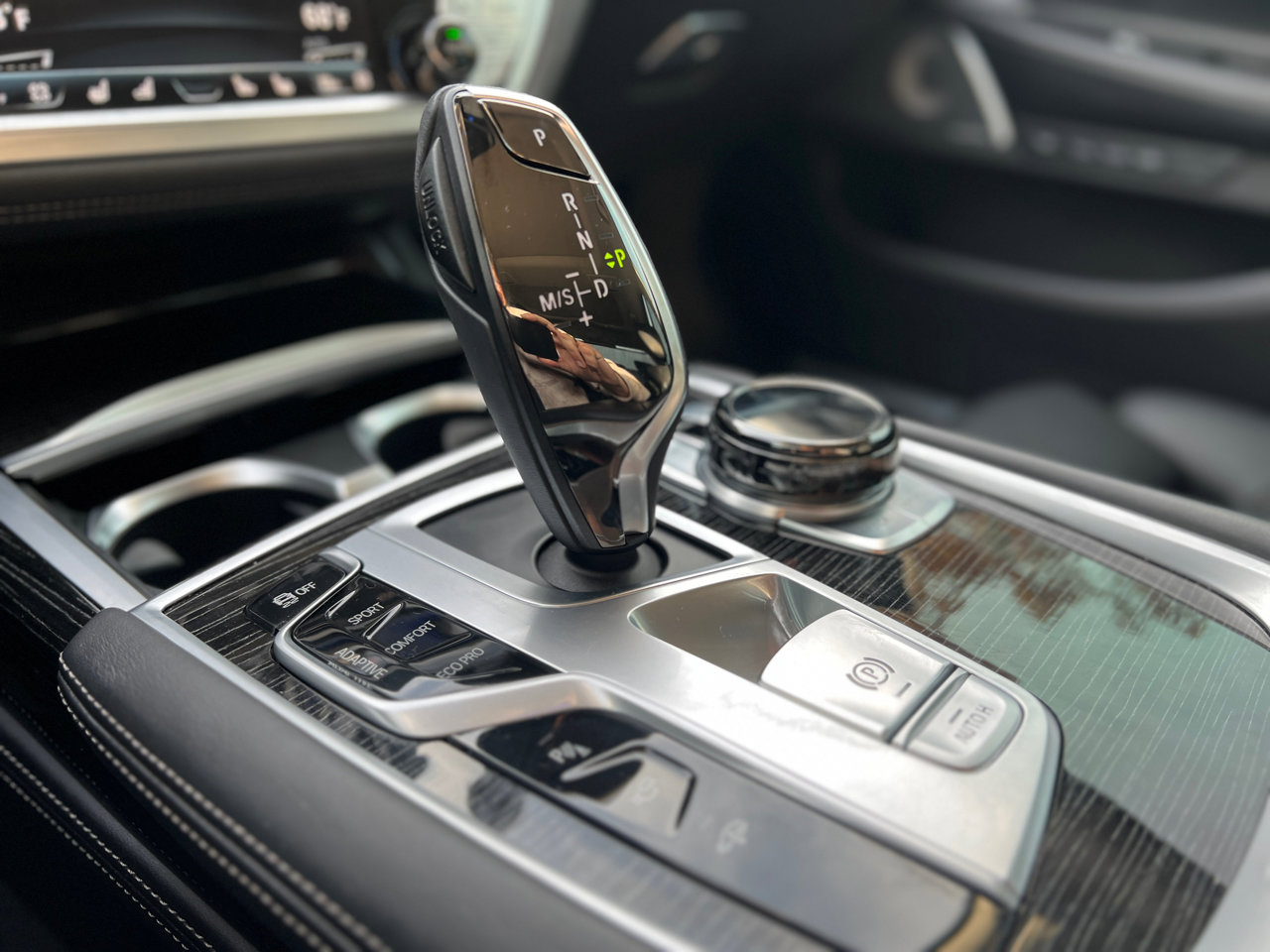 Used 2019 BMW 750i w/ Executive Package image 25