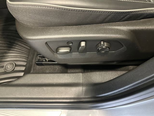 Used 2022 Buick Envision Avenir w/ Premium Seat Package AWD/4WD image 31