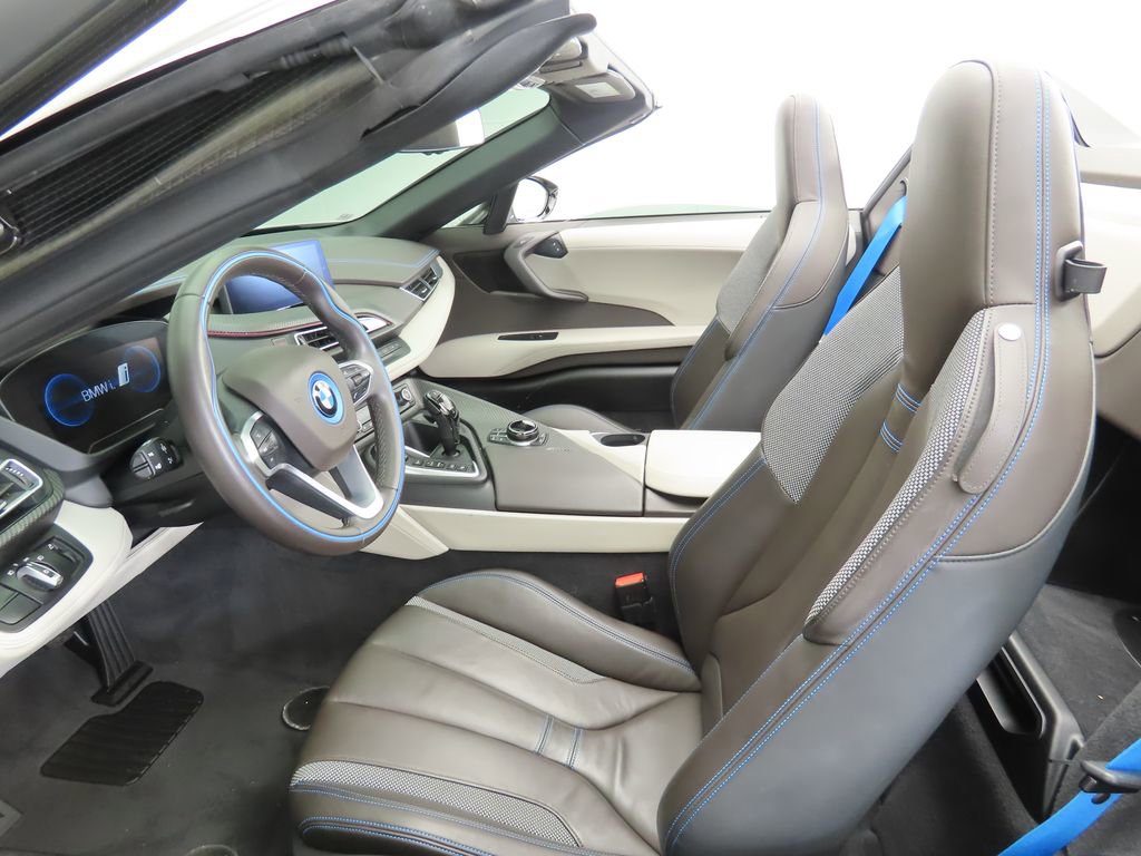 Used 2019 BMW i8 Roadster image 27