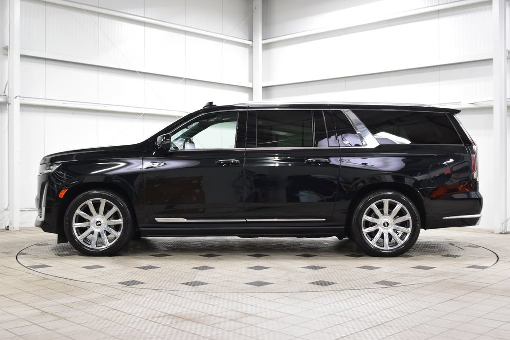 Used 2024 Cadillac Escalade ESV Premium Luxury Platinum AWD/4WD image 4