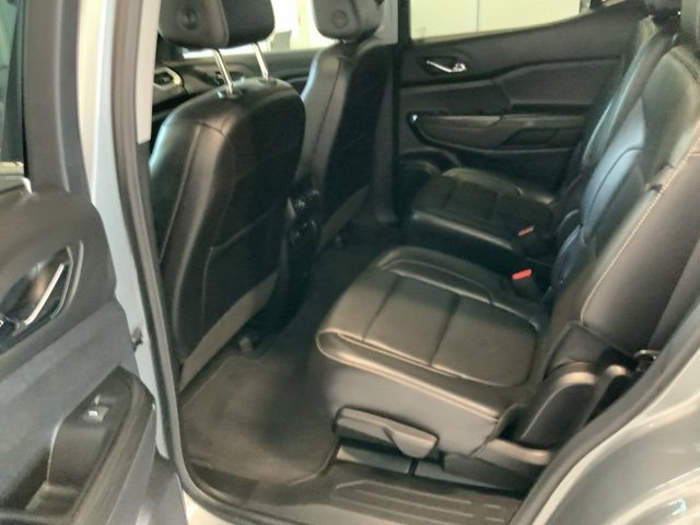 Used 2023 GMC Acadia SLT w/ Technology Package image 19