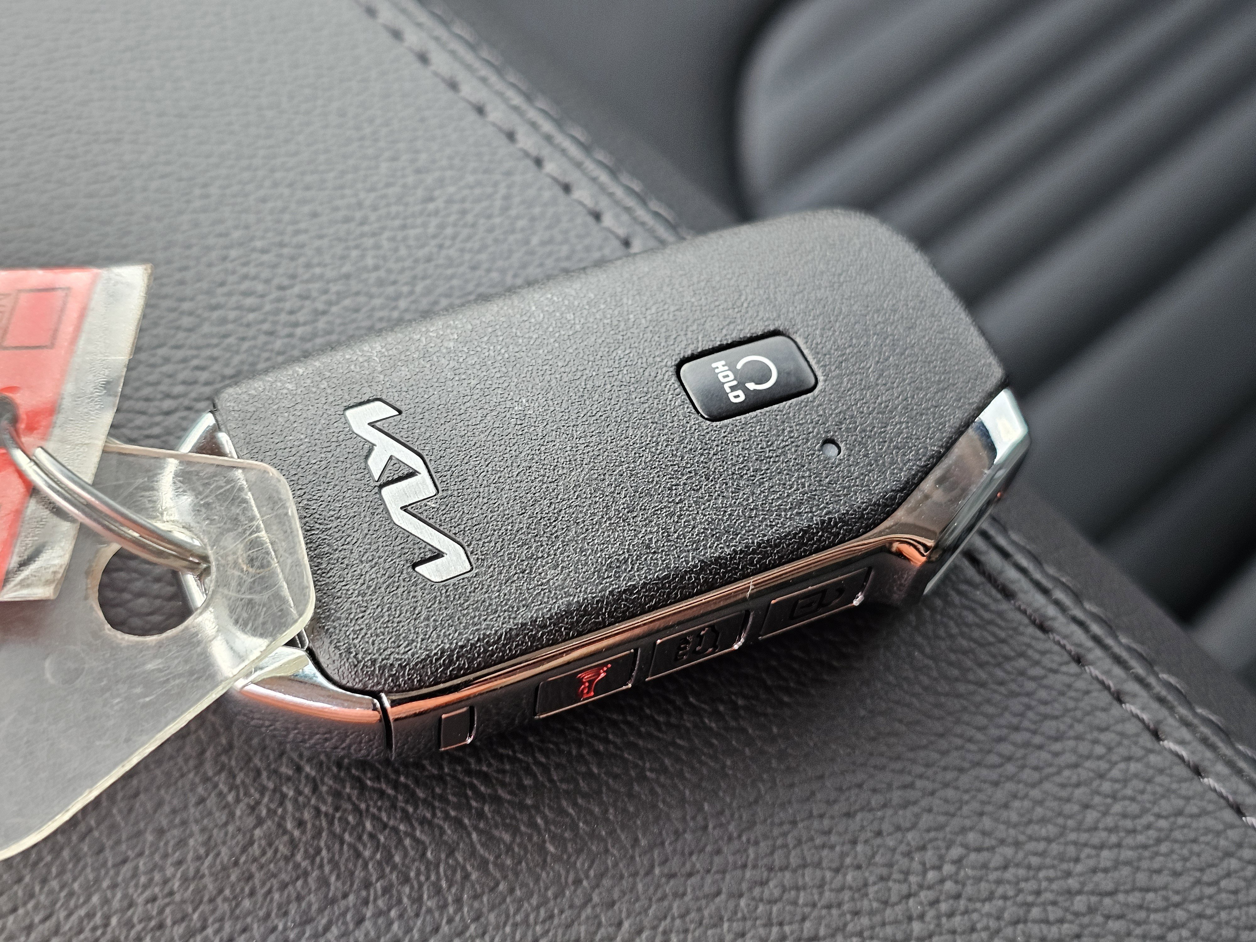 Used 2025 Kia Sportage SX image 29