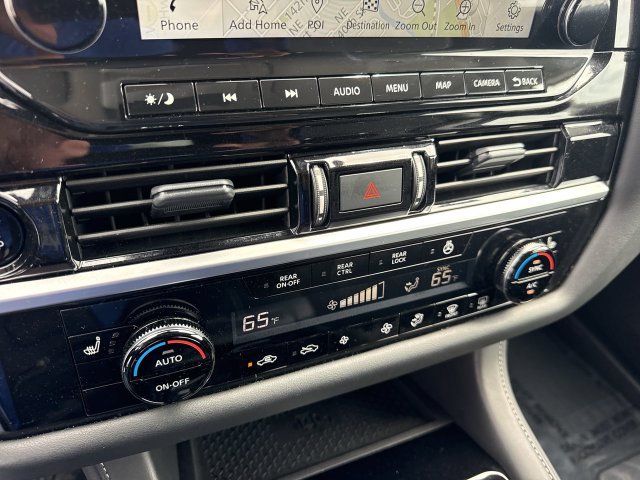 Used 2025 Nissan Pathfinder SL FWD image 19