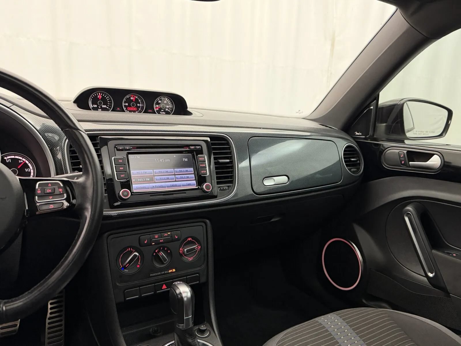 Used 2013 Volkswagen Beetle Turbo FWD image 18