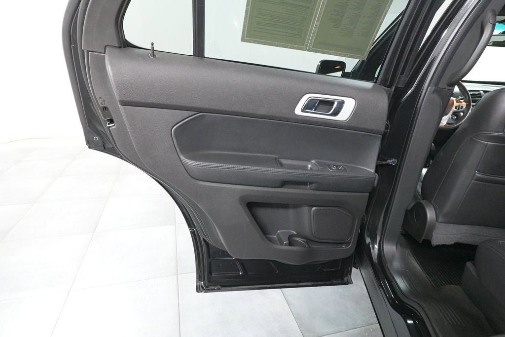 Used 2015 Ford Explorer Limited w/ Equipment Group 301A AWD/4WD image 26